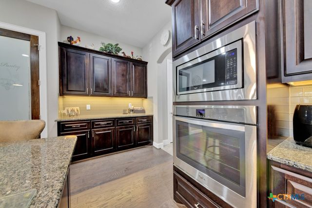 949 N Academy Avenue, New Braunfels, TX 78130