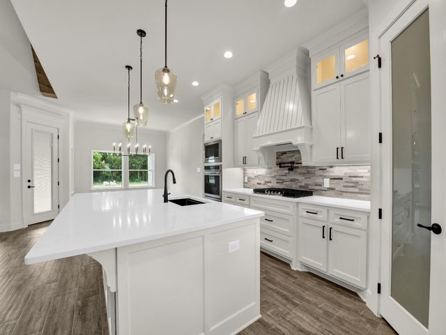 305 Wrangler Court, Weatherford, TX 76088