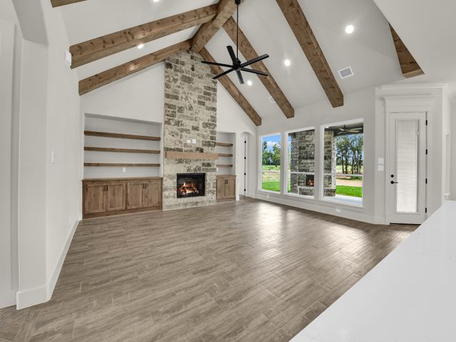 305 Wrangler Court, Weatherford, TX 76088