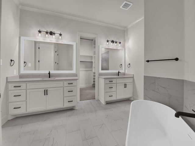 305 Wrangler Court, Weatherford, TX 76088