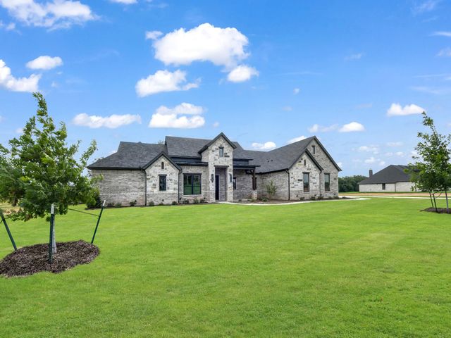 305 Wrangler Court, Weatherford, TX 76088