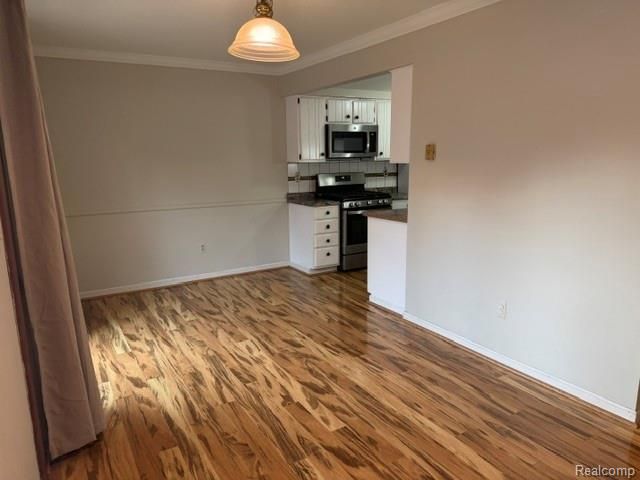 629 Oakbrook 18, Rochester Hills, MI 48307