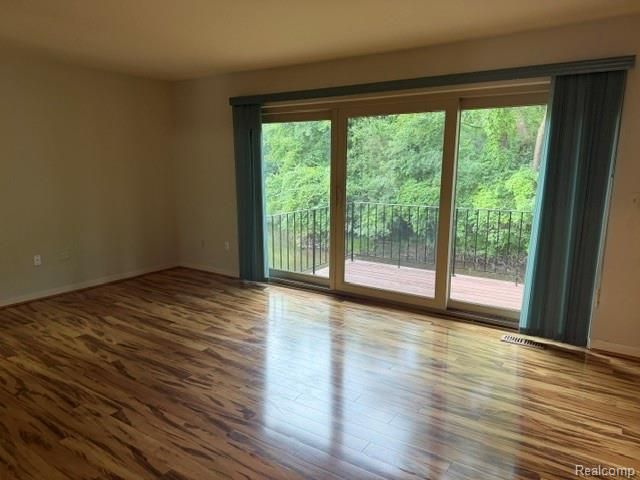 629 Oakbrook 18, Rochester Hills, MI 48307