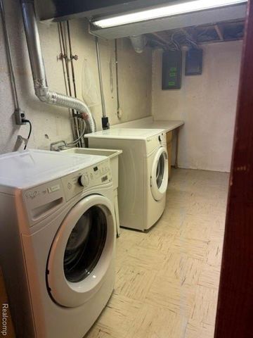 629 Oakbrook 18, Rochester Hills, MI 48307