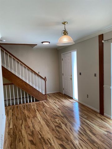 629 Oakbrook 18, Rochester Hills, MI 48307