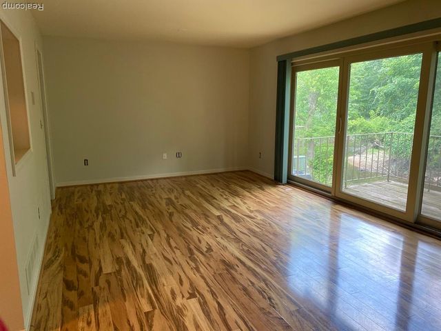 629 Oakbrook 18, Rochester Hills, MI 48307