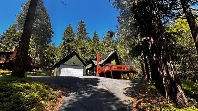 4321 Lakeridge Dr, Pollock Pines, CA 95726