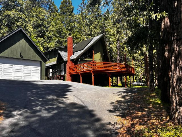 4321 Lakeridge Dr, Pollock Pines, CA 95726