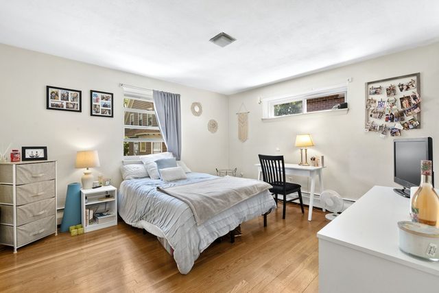 10 Commonwealth Ct 10-8, Boston, MA 02135