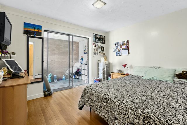 10 Commonwealth Ct 10-8, Boston, MA 02135