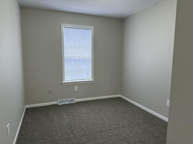 2204 LIVE OAK LN, Columbia, MO 65202