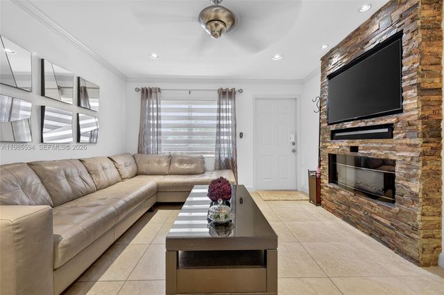 3777 NW 78th Ave 8F, Davie, FL 33024