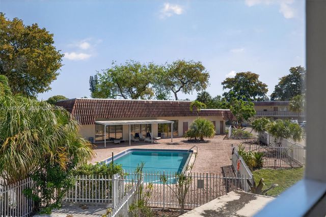 3777 NW 78th Ave 8F, Davie, FL 33024