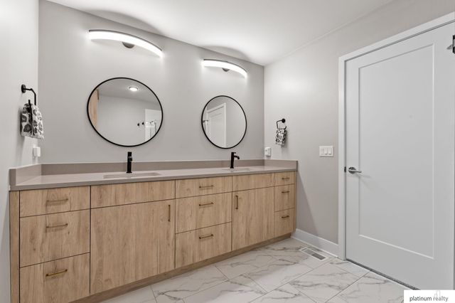 1007 Park Avenue, Omaha, NE 68105