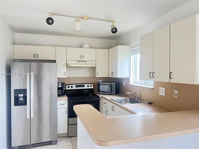 3390 NE 9th Street 201, Homestead, FL 33033