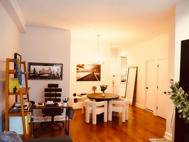 2 Clarendon Street 204, Boston, MA 02116