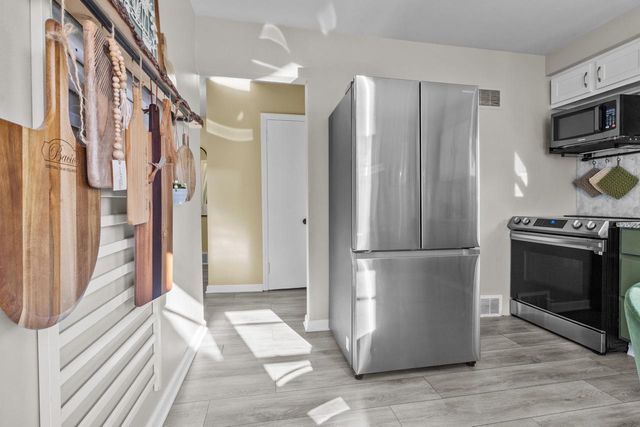 3350 N 85th STREET, Milwaukee, WI 53222