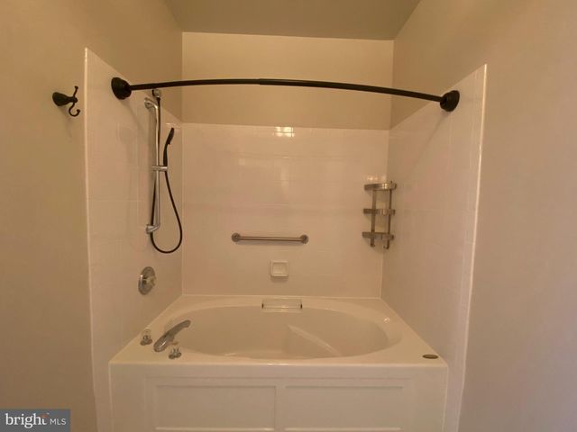 76 KYLE, Ewing, NJ 08628