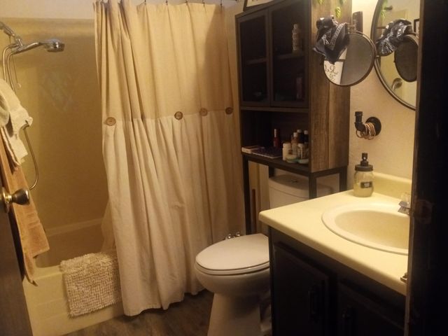 2400 W Midvalley Avenue S1, Visalia, CA 93277