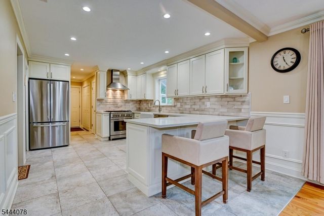 410 Stony Brook Dr, Bridgewater Twp., NJ 08807