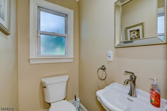 410 Stony Brook Dr, Bridgewater Twp., NJ 08807