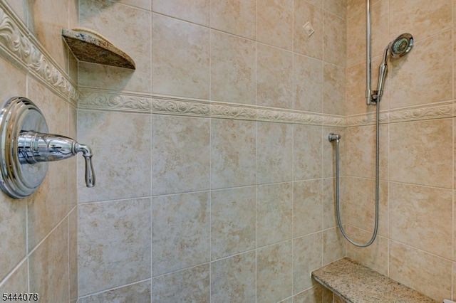 410 Stony Brook Dr, Bridgewater Twp., NJ 08807
