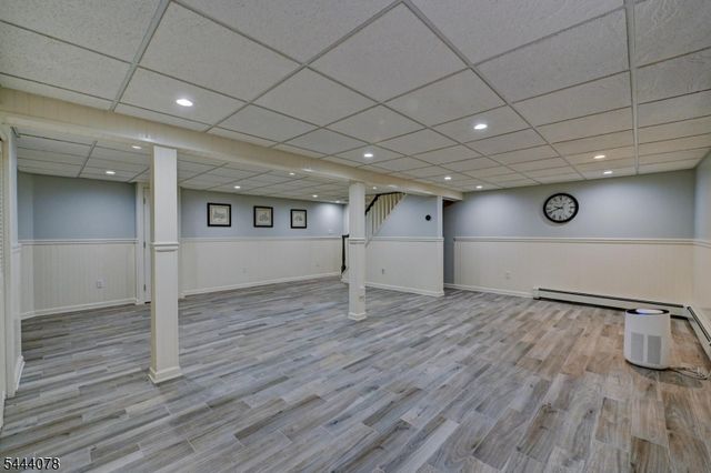 410 Stony Brook Dr, Bridgewater Twp., NJ 08807