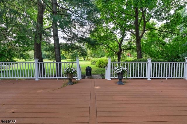410 Stony Brook Dr, Bridgewater Twp., NJ 08807
