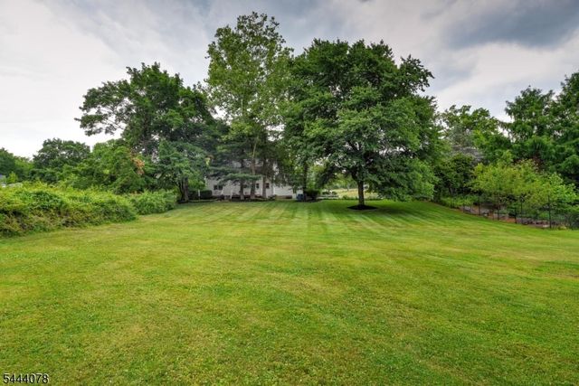 410 Stony Brook Dr, Bridgewater Twp., NJ 08807