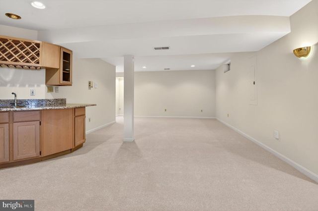 8301 KINGS RIDGE CT, Springfield, VA 22153