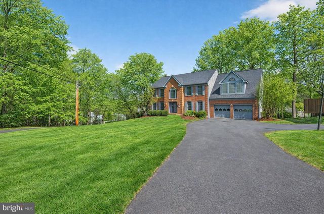 8301 KINGS RIDGE CT, Springfield, VA 22153