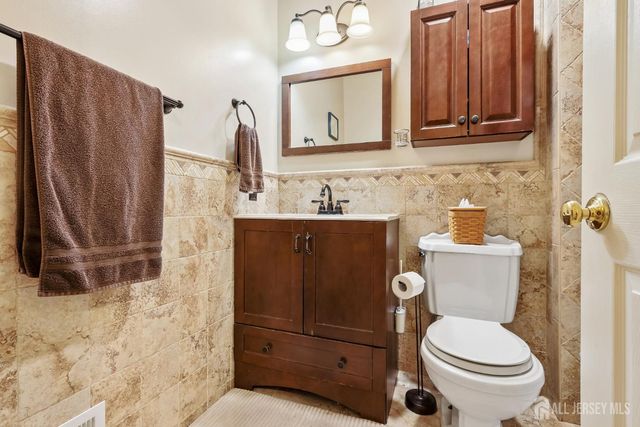 45 Brookview Circle, Jamesburg, NJ 08831