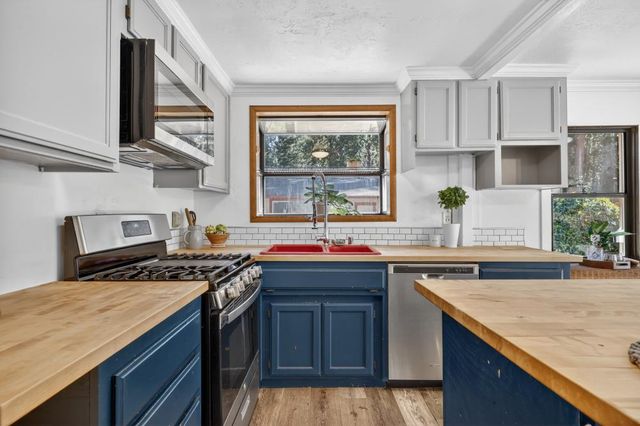 2925 Maple Ave, Pollock Pines, CA 95726