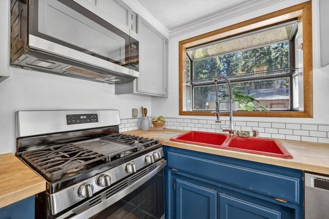 2925 Maple Ave, Pollock Pines, CA 95726