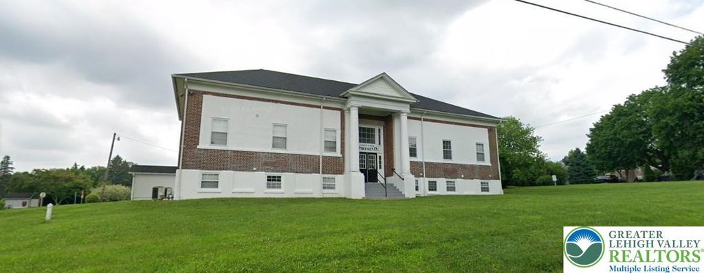 67 Schoeneck Avenue, Upper Nazareth Twp, PA 18064