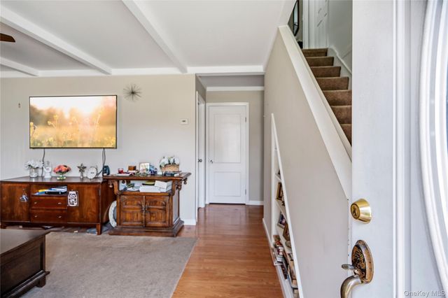 30 Crag Lane, Levittown, NY 11756