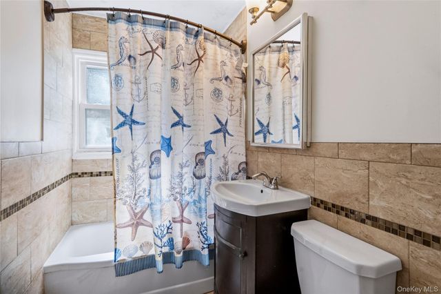 30 Crag Lane, Levittown, NY 11756