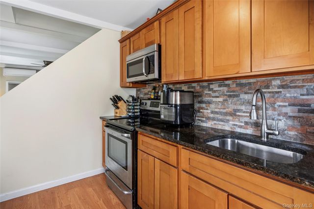 30 Crag Lane, Levittown, NY 11756