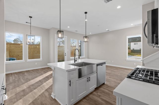 5925 Wheatley Lane, Houston, TX 77091