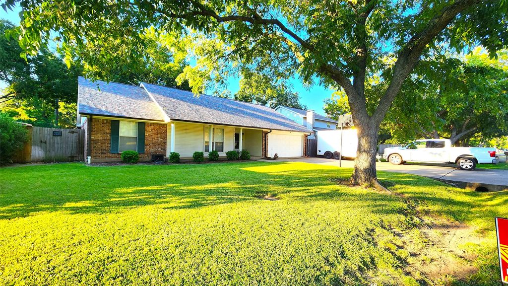2749 Pecan Drive, Flower Mound, TX 75028