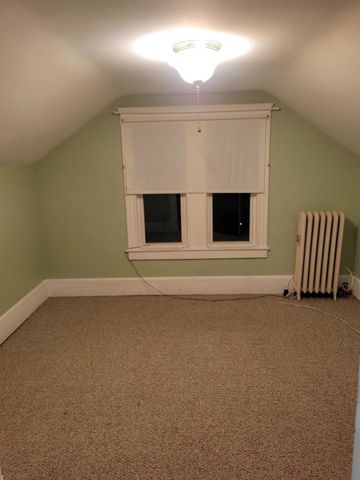 185 Dracut St, Lowell, MA 01854