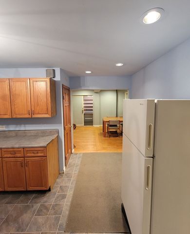 185 Dracut St, Lowell, MA 01854