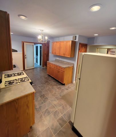 185 Dracut St, Lowell, MA 01854
