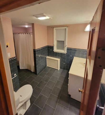 185 Dracut St, Lowell, MA 01854