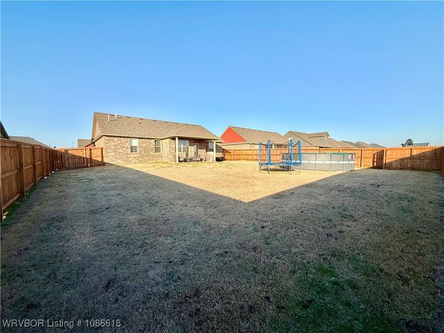 115 Countryside Way, Pocola, OK 74902