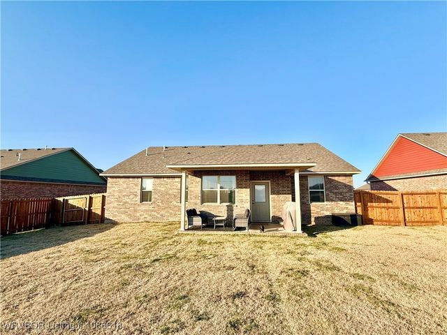 115 Countryside Way, Pocola, OK 74902
