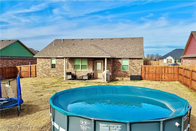 115 Countryside Way, Pocola, OK 74902