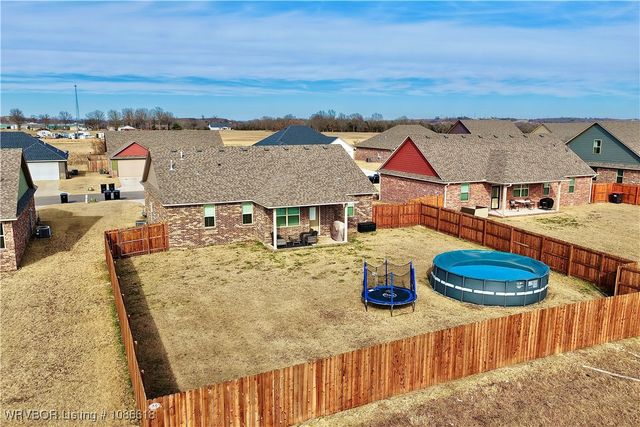 115 Countryside Way, Pocola, OK 74902