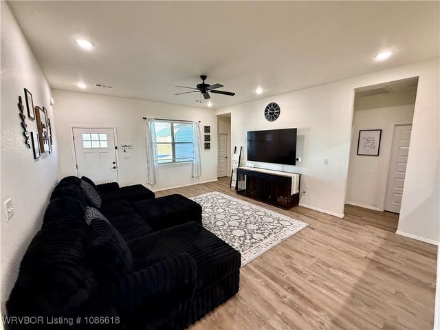 115 Countryside Way, Pocola, OK 74902