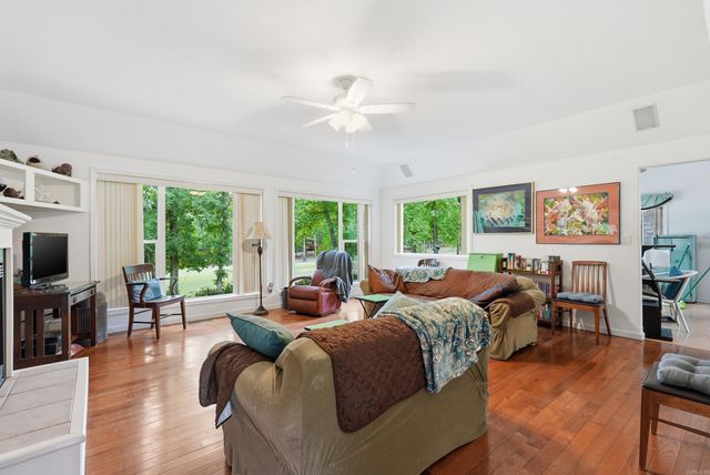 117 Cifuentes Way, Hot Springs Village, AR 71909